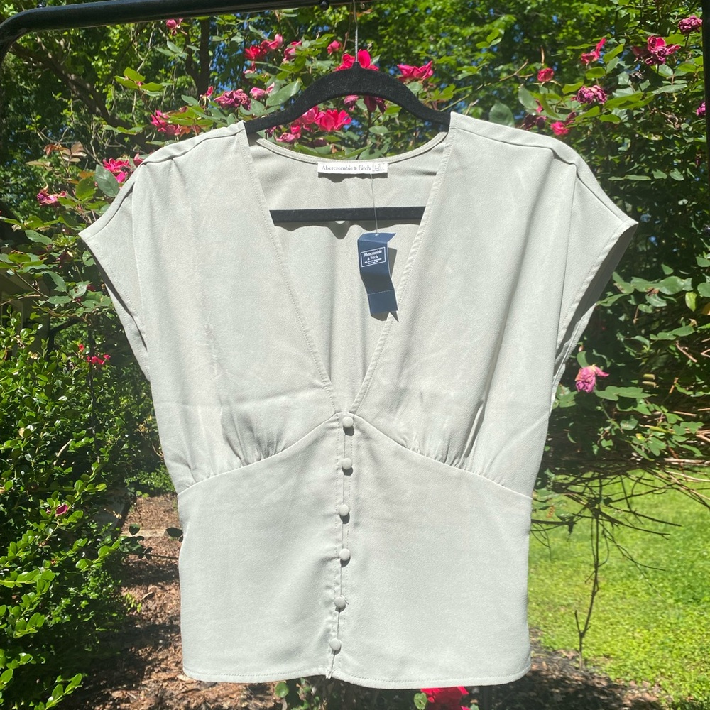 Abercrombie and Fitch Sage Button Up Top